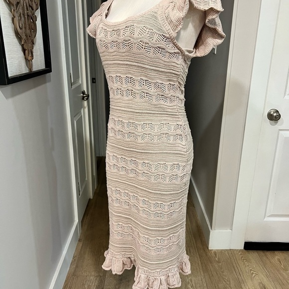 Freshman, Urban Outfitters Beige Crochet Style Cup Sleeves Dress with Ruffles - Picture 9 of 16